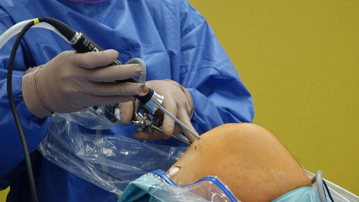 épanchement synovie genou premiers gestes réduire